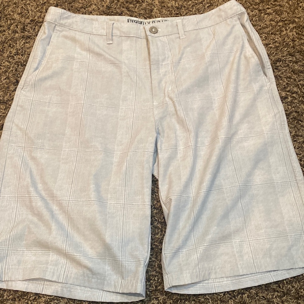 Men’s buckle hybrid shorts